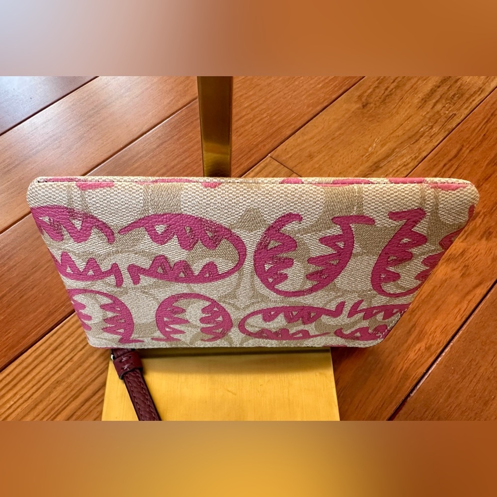 Coach Corner Zip Wristlet in Signature Canvas with Rexy by Guang Yu. NWT - Picture 10 of 14